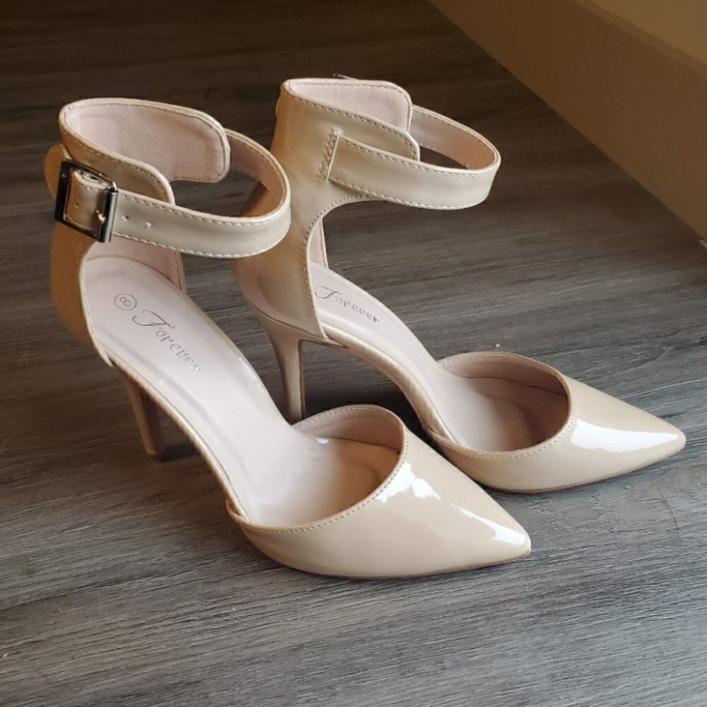 Heels - Picture 3 of 10